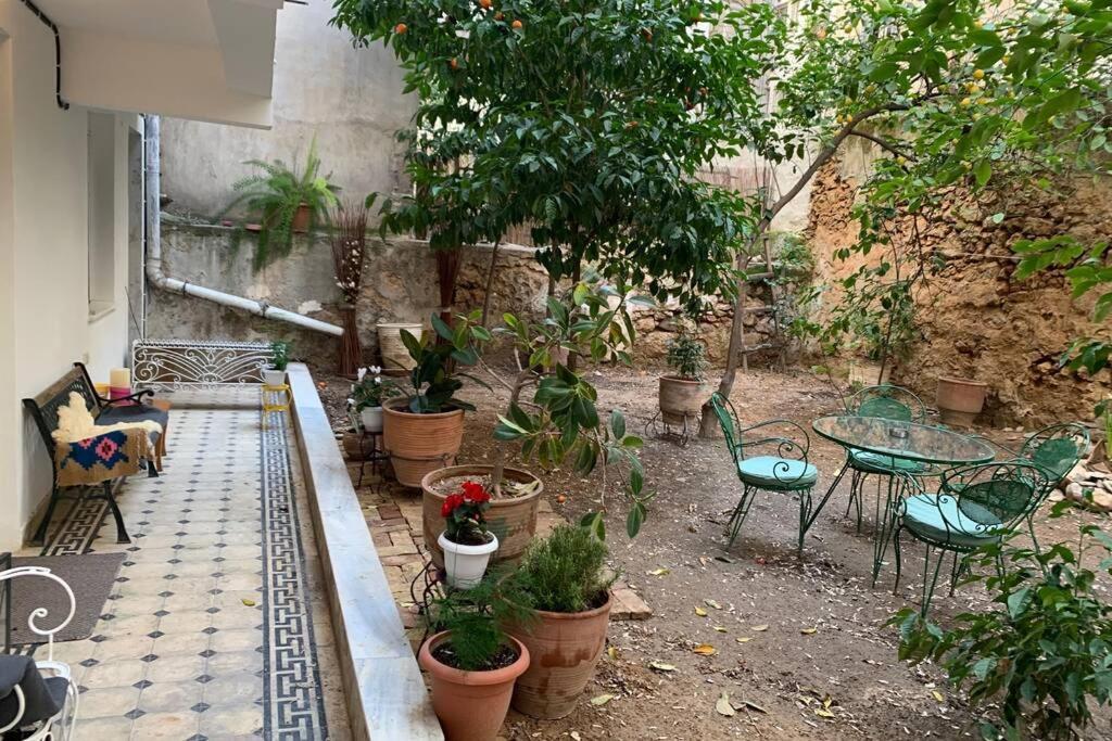 Quiet And Central Flat With Private Backyard Garden Aten Exteriör bild